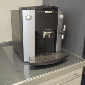 Au dessous de machine à café